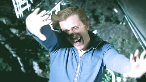 AWOLNATION - Sail (Official Music Video), 04:06