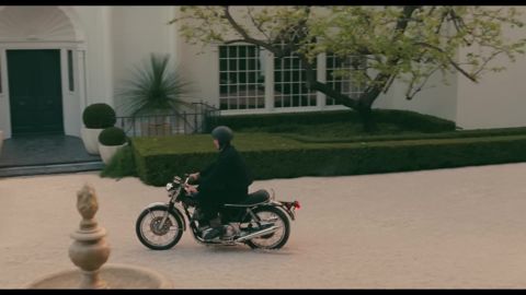 A rendez-vous - Chanel, 01:20
