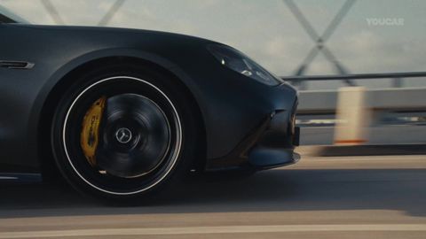 BRAD PITT x Mercedes-AMG GT 4-Door Coupé, 00:56