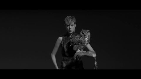 Woodkid - Iron (Official Video), 00:41