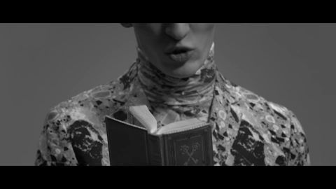 Woodkid - Iron (Official Video), 02:32