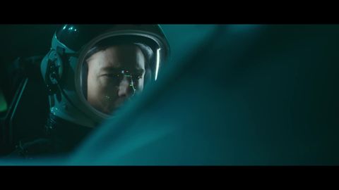 Lady Gaga - Hold My Hand (From “Top Gun: Maverick”) [Official Music Video], 01:09