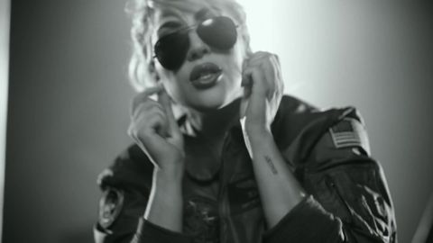 Lady Gaga - Hold My Hand (From “Top Gun: Maverick”) [Official Music Video], 01:19