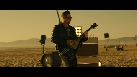 OneRepublic - I Ain’t Worried (From “Top Gun: Maverick”) [Official Music Video], 00:54
