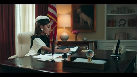 Ariana Grande - positions (official video), 00:26