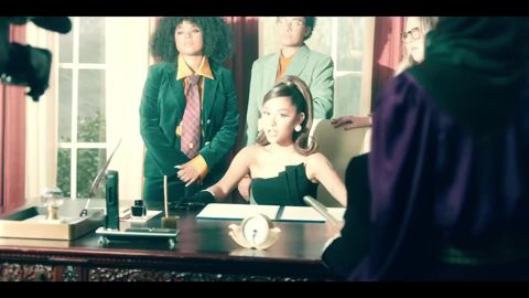 Ariana Grande - positions (official video), 00:56