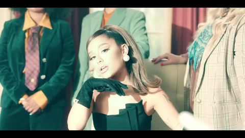 Ariana Grande - positions (official video), 01:16