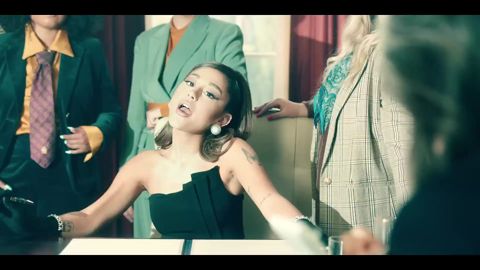 Ariana Grande - positions (official video), 01:18