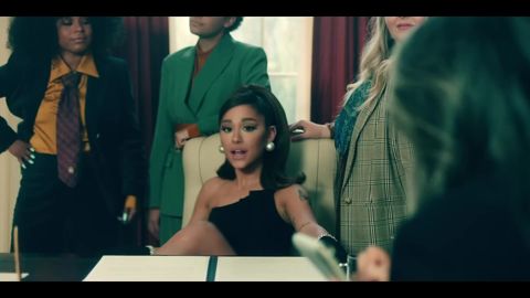 Ariana Grande - positions (official video), 01:31