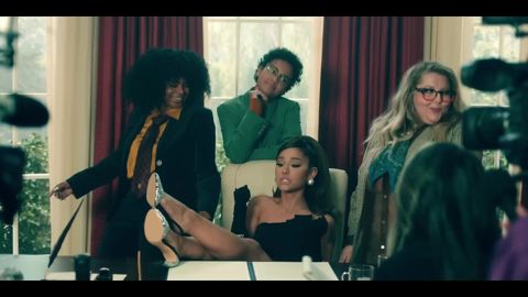 Ariana Grande - positions (official video), 02:14