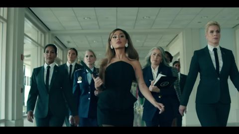Ariana Grande - positions (official video), 02:16