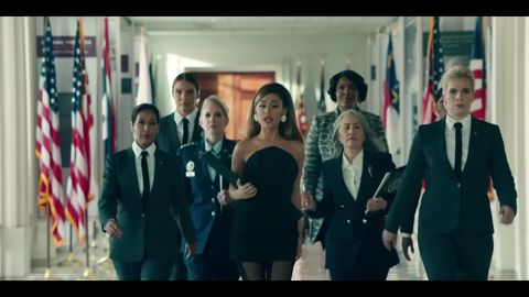 Ariana Grande - positions (official video), 02:20