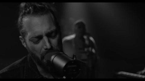 Jonathan Roy - Keeping Me Alive (Live Acoustic Performance), 02:25