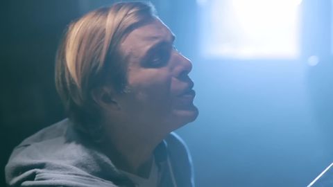AWOLNATION - Sail (Official Music Video), 02:57