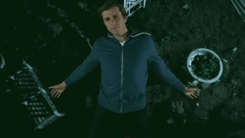 AWOLNATION - Sail (Official Music Video), 03:39